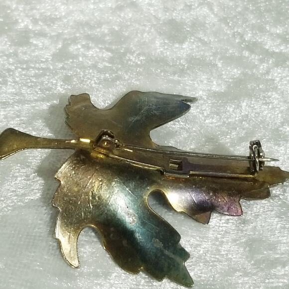 Vintage maple leaf brooch 2 1/2" x 1 3/4"  1.1503 - Picture 7 of 8